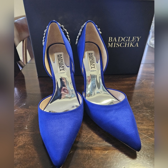 Size 6 Badgley Mischka Wedding Shoes - Picture 2 of 4